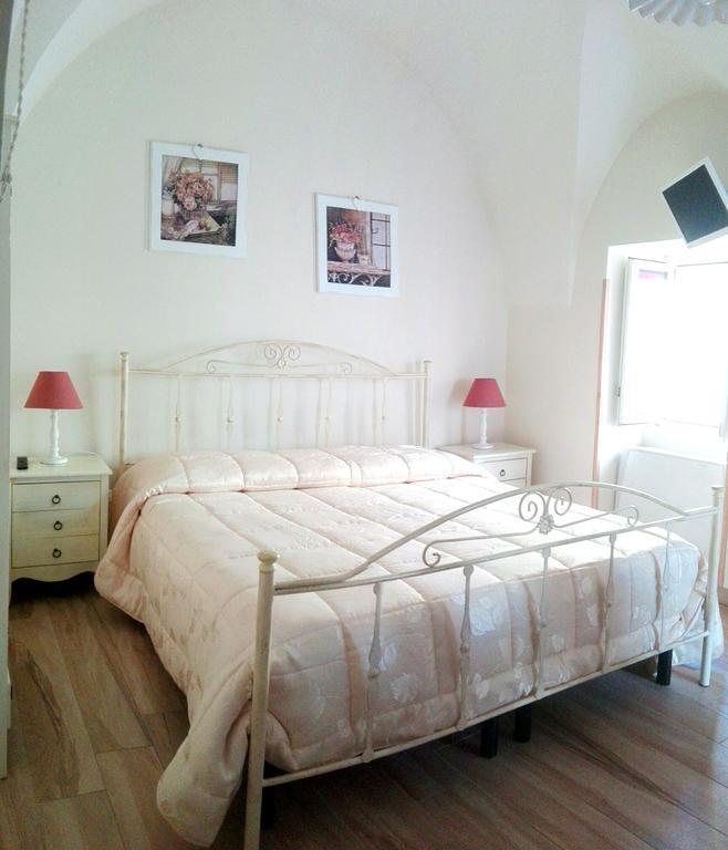 マルティナ・フランカ Archetto Bianco Bed & Breakfast エクステリア 写真